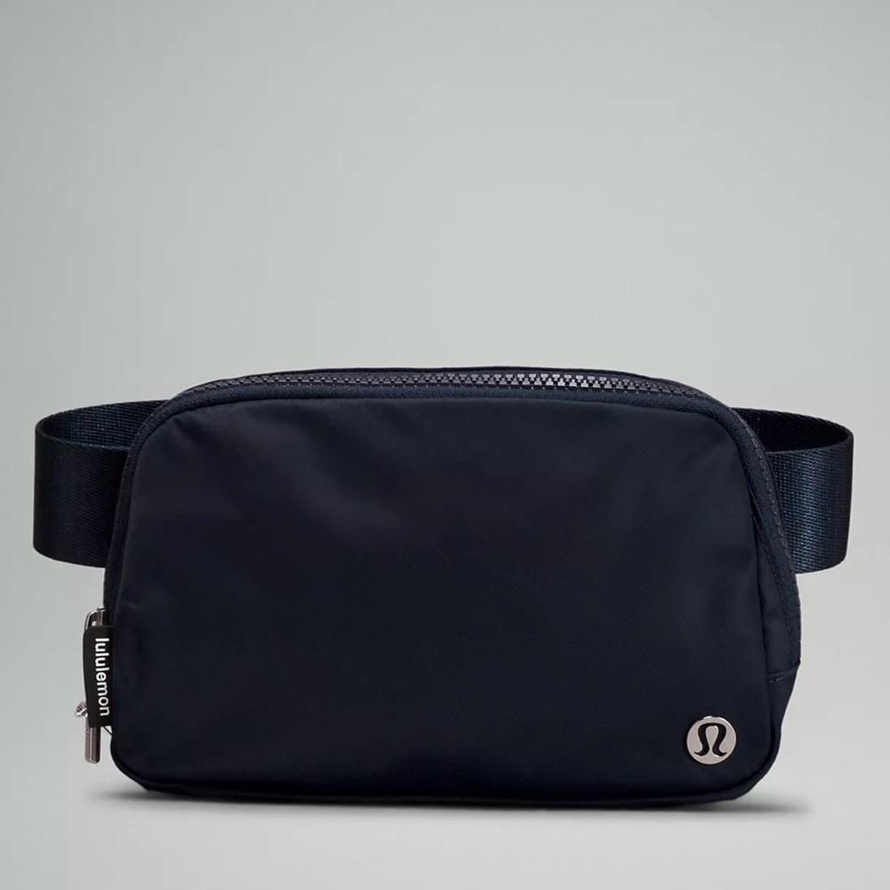 Lululemon bag